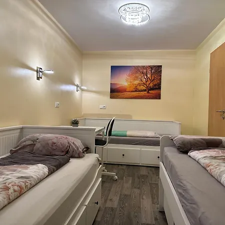 Modernes 3 Mit 5 Schlafzimmer 8 Einzelne Betten 아파트