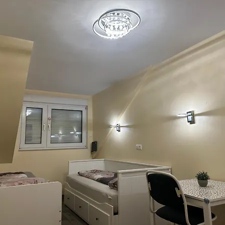 Modernes 3 Mit 5 Schlafzimmer 8 Einzelne Betten