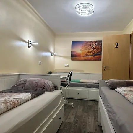 Modernes 3 Mit 5 Schlafzimmer 8 Einzelne Betten 아파트
